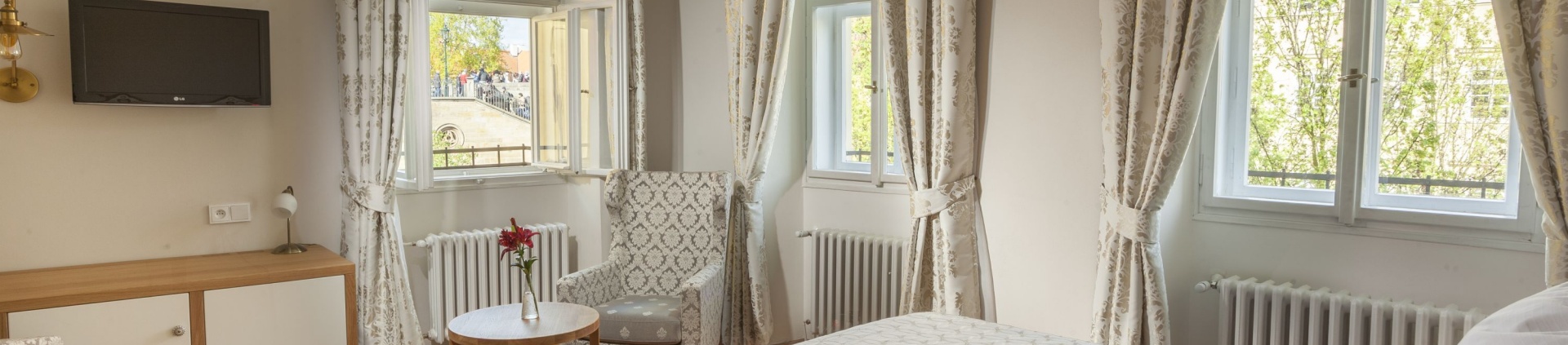 Apartmá (až pro 4 osoby) s výhledem na Karlův most